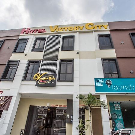 Hotel Zamburger Victory City Джохор-Бару Экстерьер фото