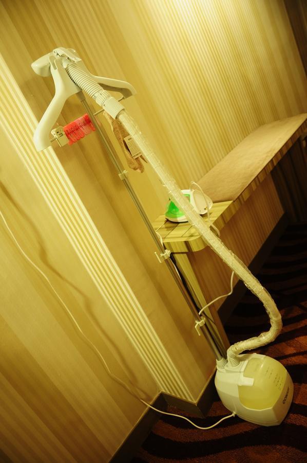 Hotel Zamburger Victory City Джохор-Бару Экстерьер фото