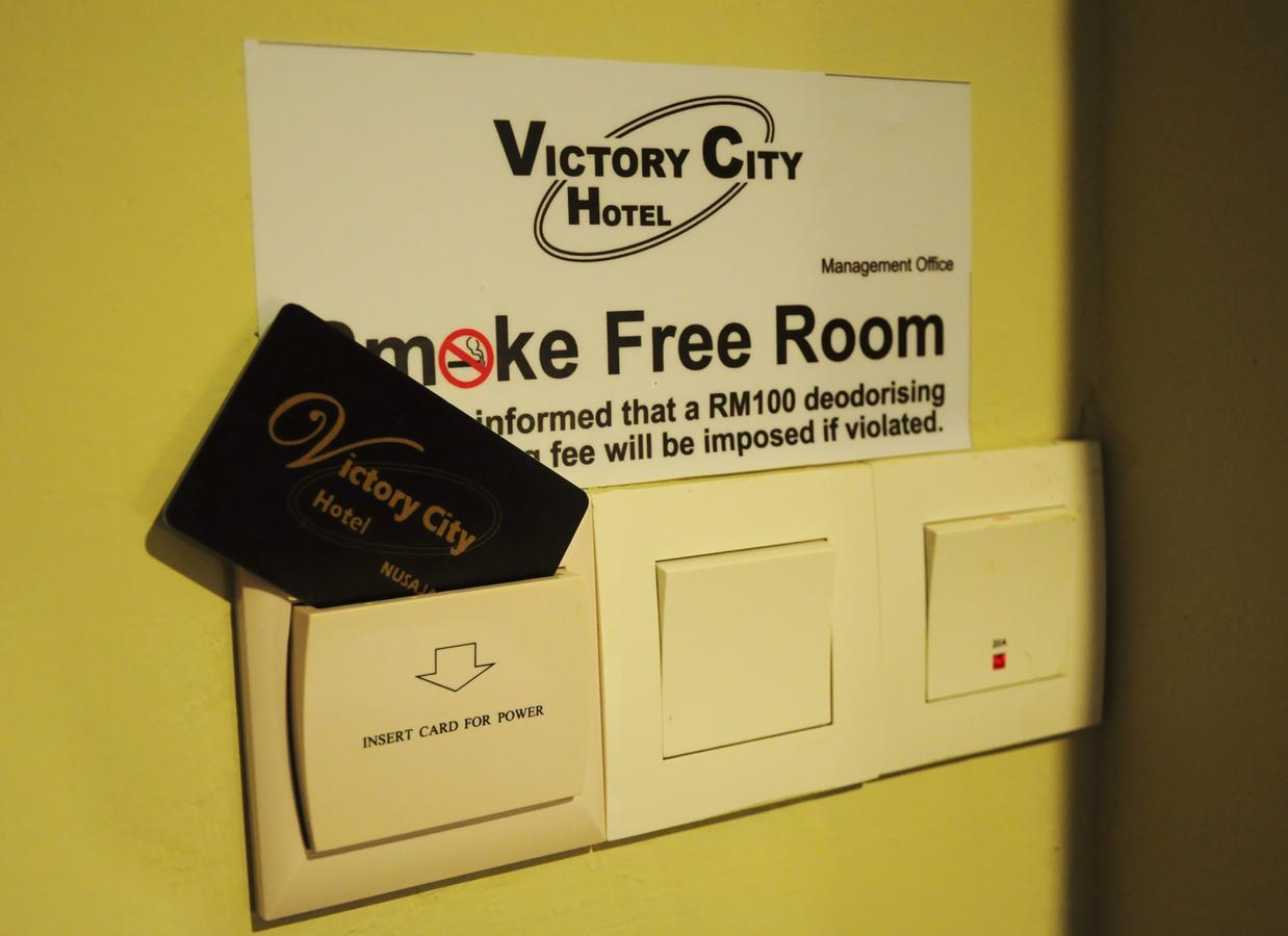 Hotel Zamburger Victory City Джохор-Бару Экстерьер фото