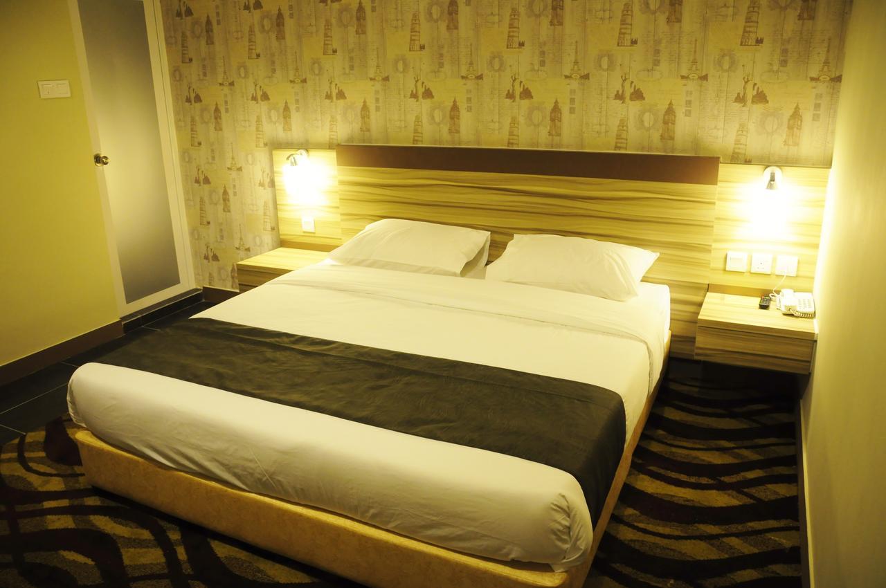 Hotel Zamburger Victory City Джохор-Бару Номер фото